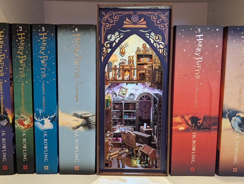 Książkowy Zakątek - Book Nook ze światełkiem Księgarnia