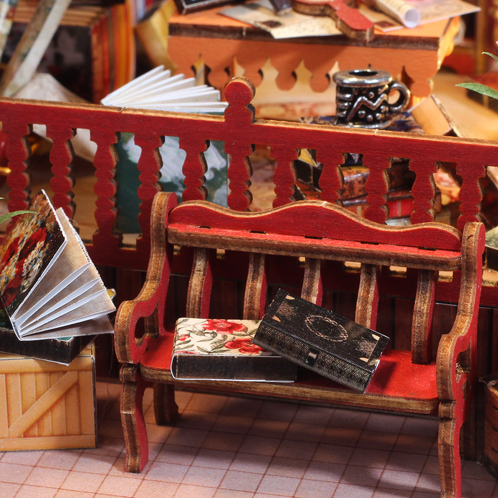 Drewniana miniaturowa biblioteka – 139 elementów